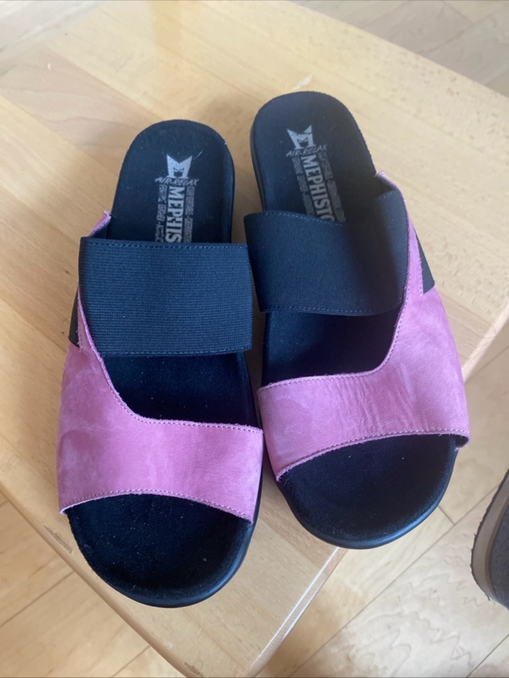 Mephisto Women’s dusty Pink suede Slide Sandals
